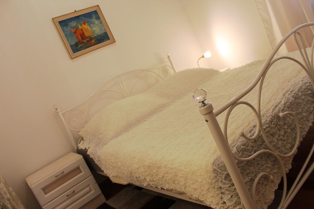 Ana Apartment Pula Pokoj fotografie